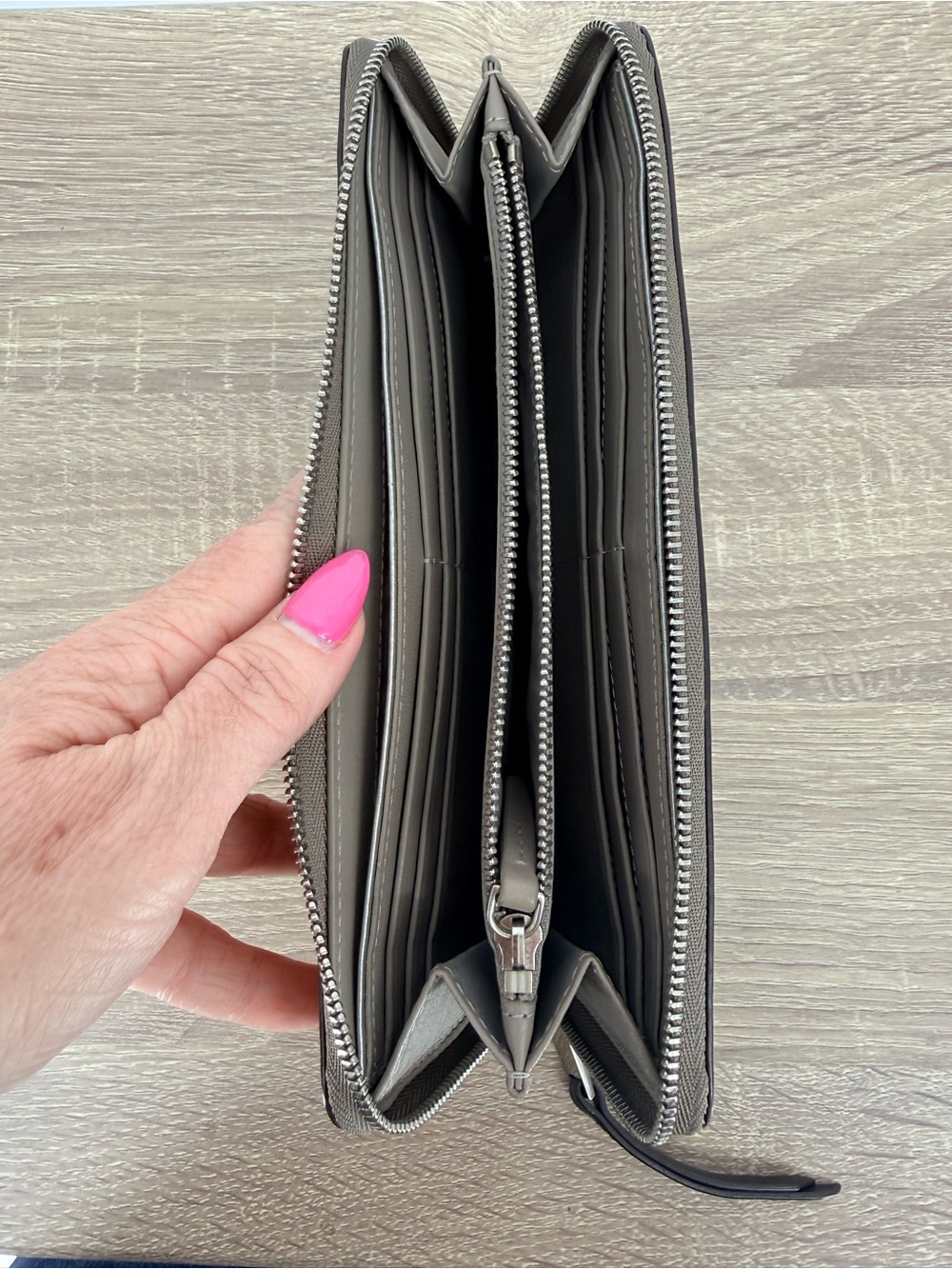 Coach Colorblock Nappa Leather Accordion Zip Around Wallet Taupe Plum Card Case - Picture 8 of 10